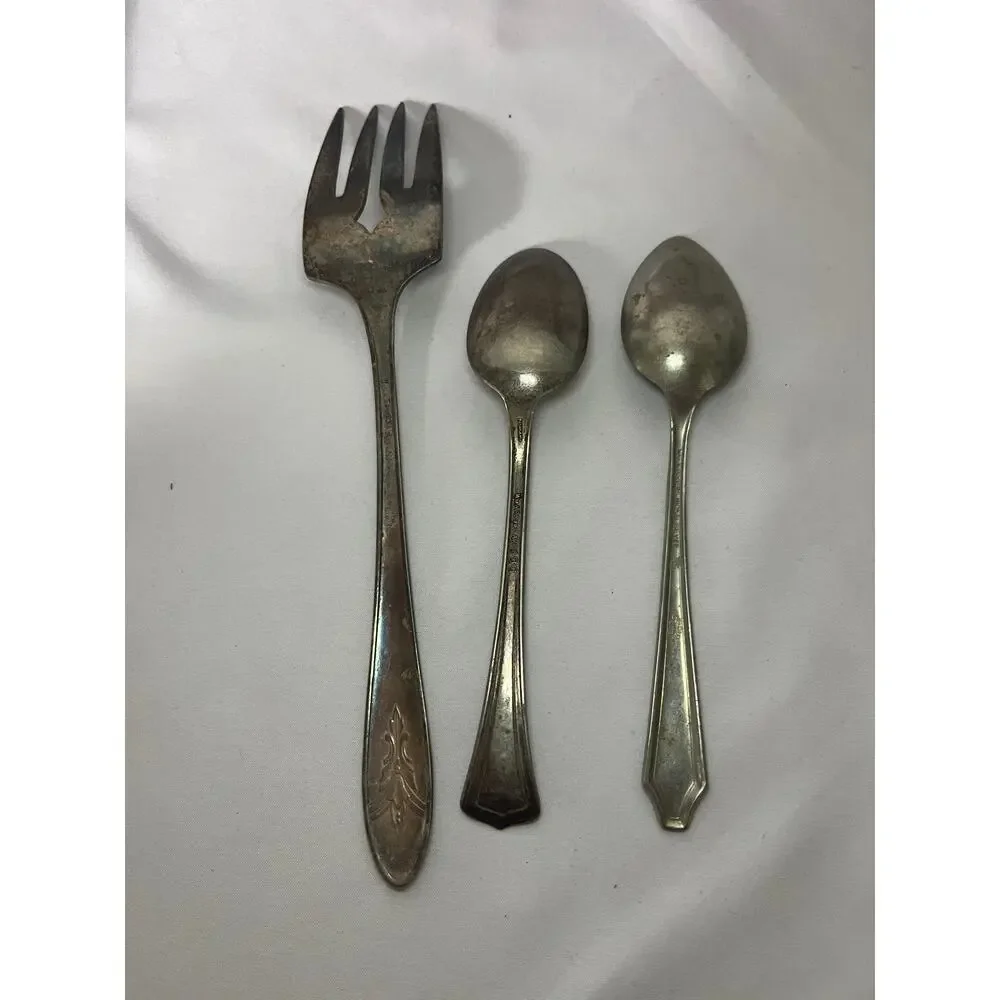 Wm A Rogers Silverplate Serving Fork and Teaspoons Lot of 3 Ornate Antique